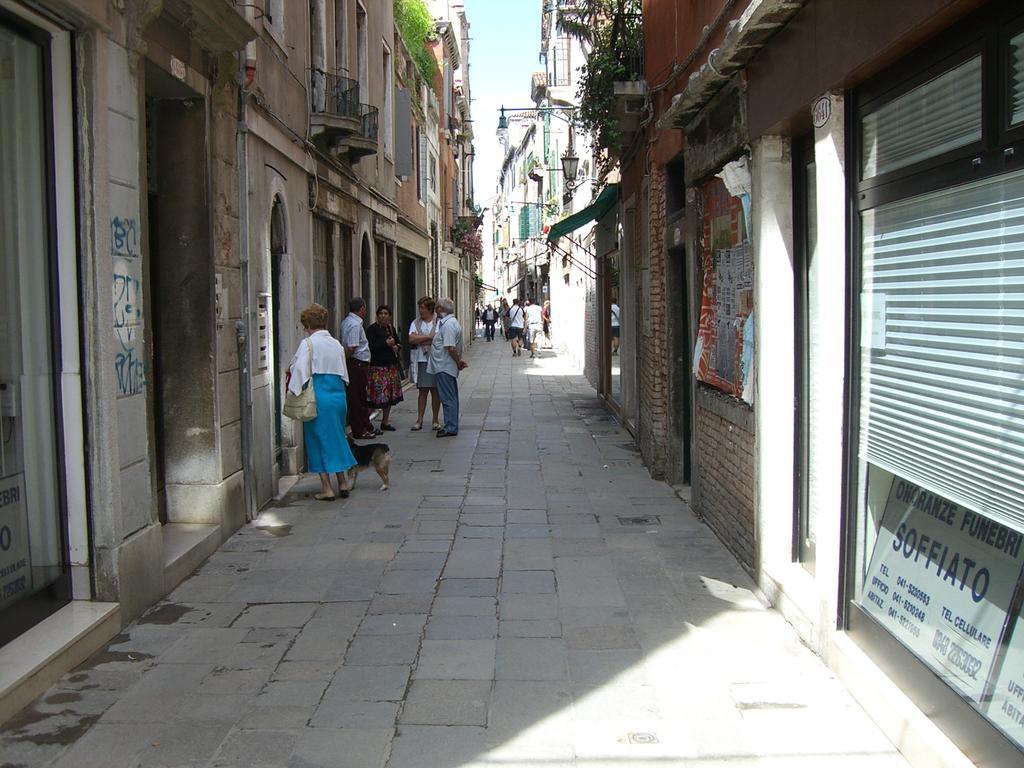 Veneziacentopercento Rooms Bilik gambar